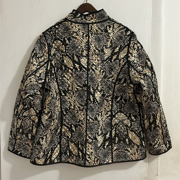 NWT Chico's Women's Quilted Open Front Reversible Blazer Jacket, Snake Print. - Picture 4 of 10